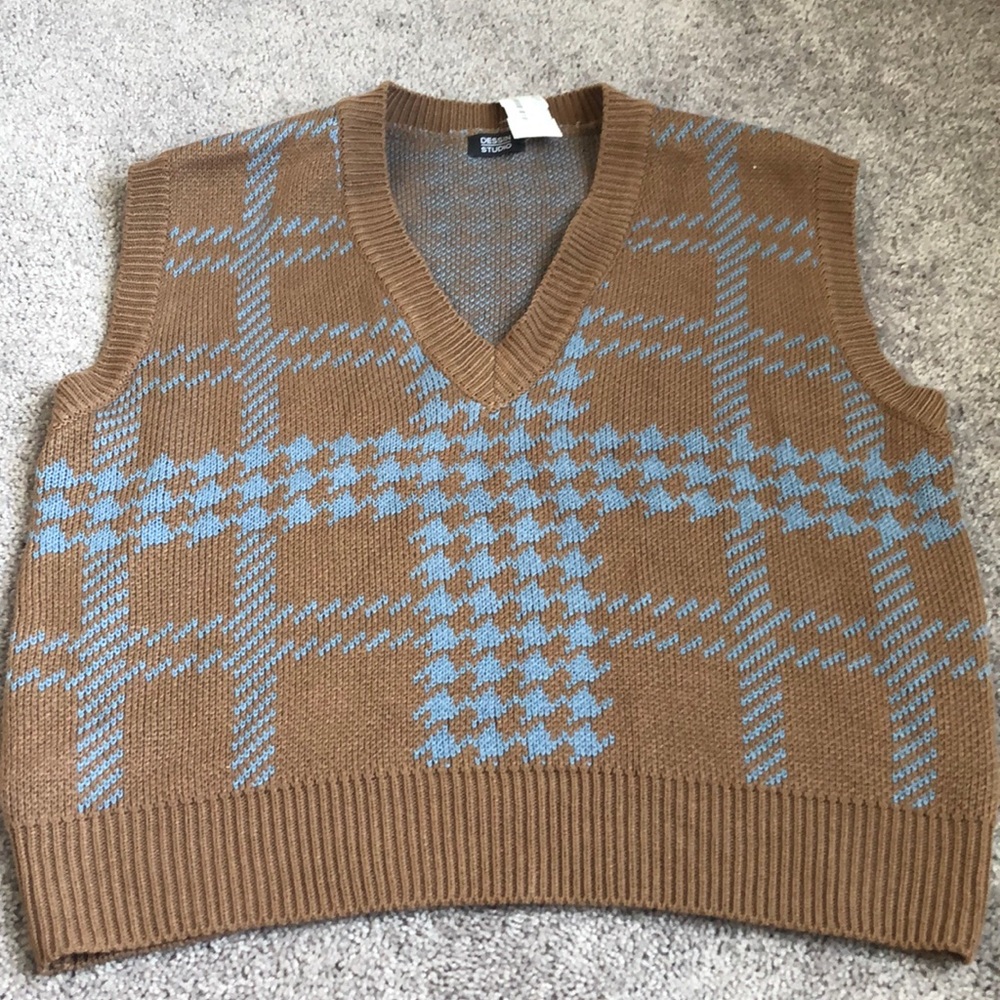 NWT sweater vest